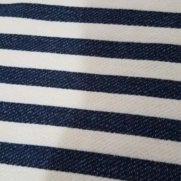 Cute sporty top - Picture 3 of 7